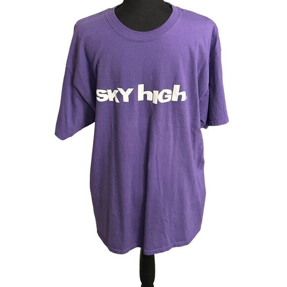 “SKY HIGH" PURPLE T SHIRT SIZE EXTRA LARGE MENS - Picture 1 of 5